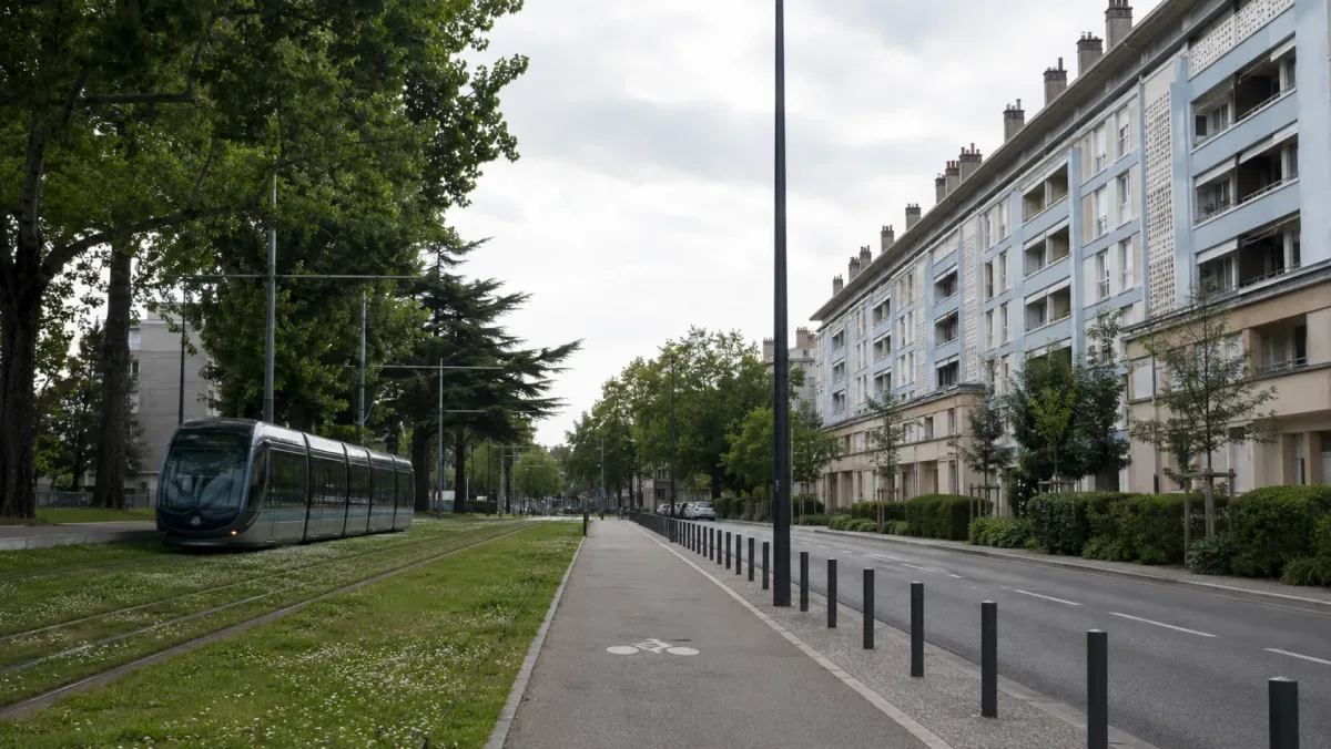 Accès au collège Clisthène, quartier du Grand Parc à Bordeaux
